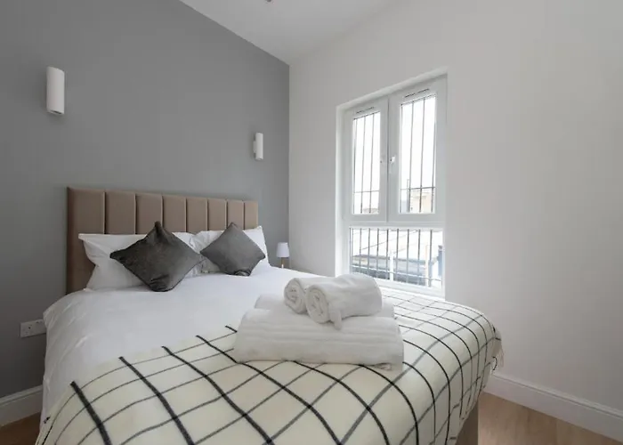 In Style Studio Apartment Close To Everything